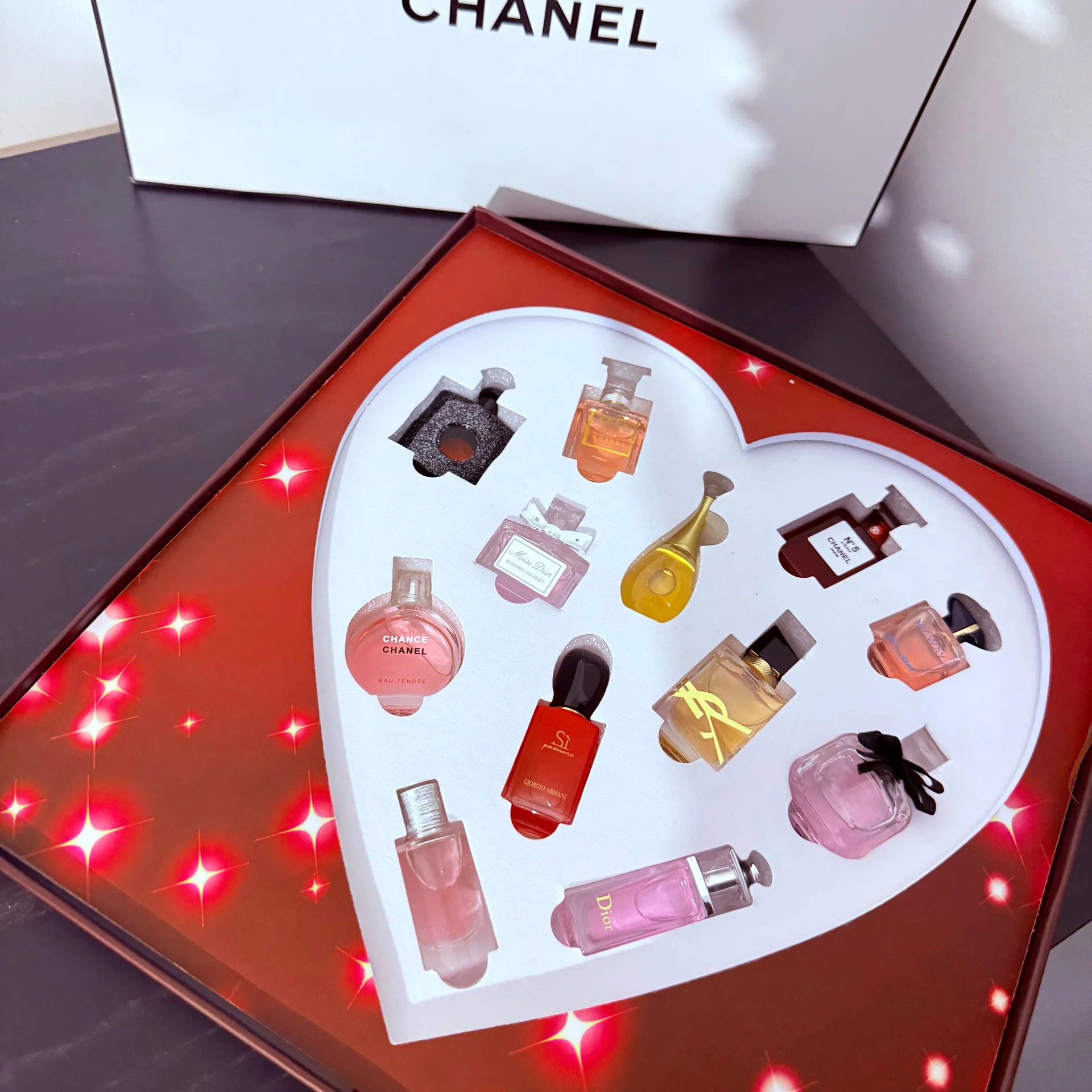 Caixa Coração - Kit 12 Mini Perfumes Originais - imagem 4
